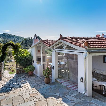 Villa Kardous Pine Trees à Alikias Extérieur photo