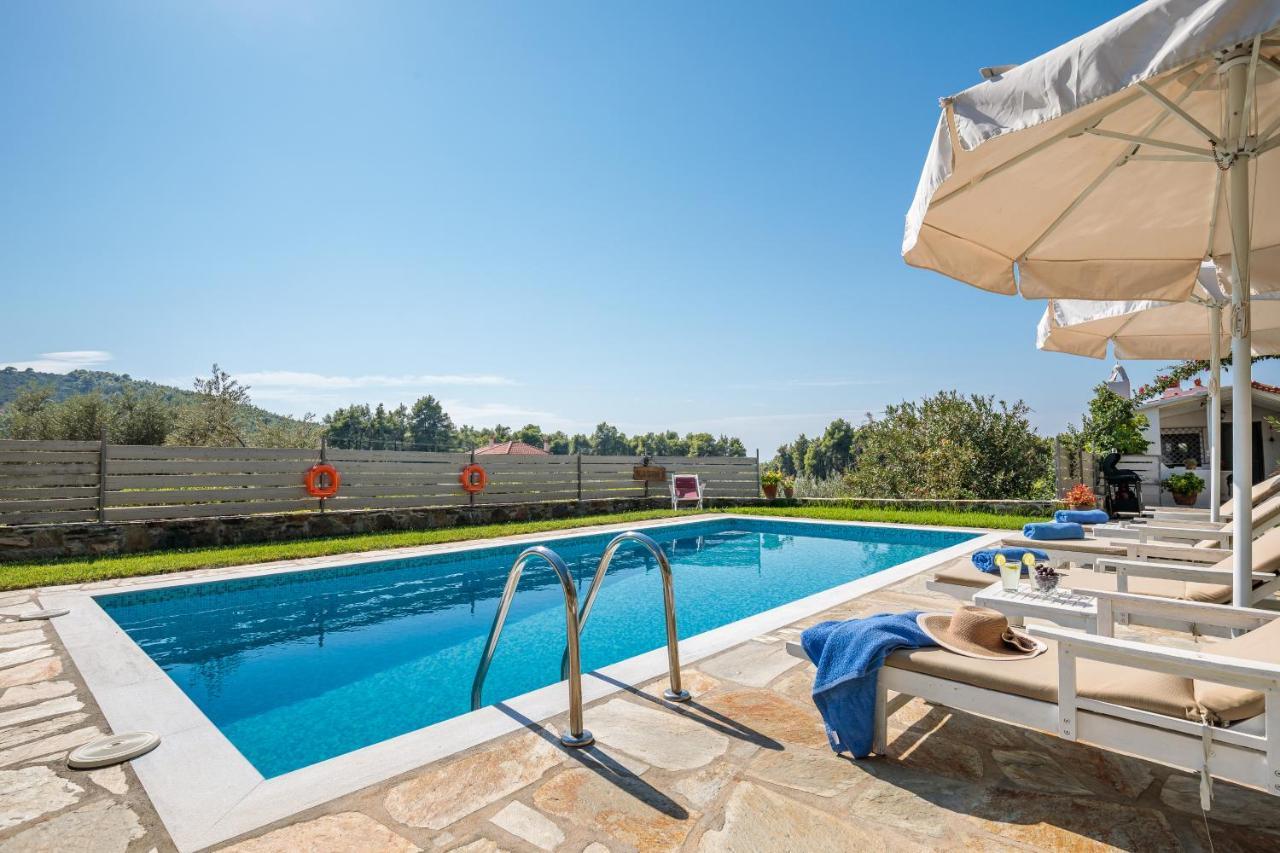 Villa Kardous Pine Trees à Alikias Extérieur photo